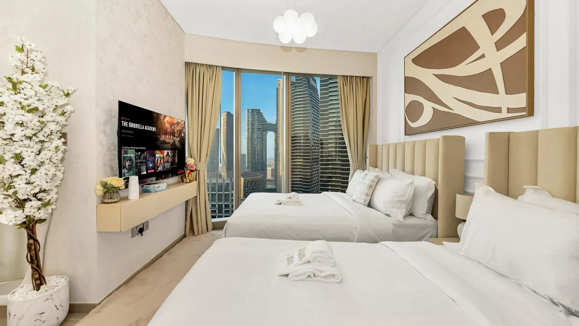 Grandeur 2 Bedroom Apartments I Burj Khalifa & Fountain Views I Free Parking, Gym, Pool, Wi-Fi & Ps5 I By Skyline Serenity Dubaj